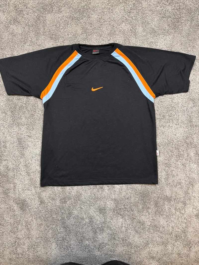 Nike T-shirt attivo con logo, maniche arancioni e blu, colore nero – photo 1