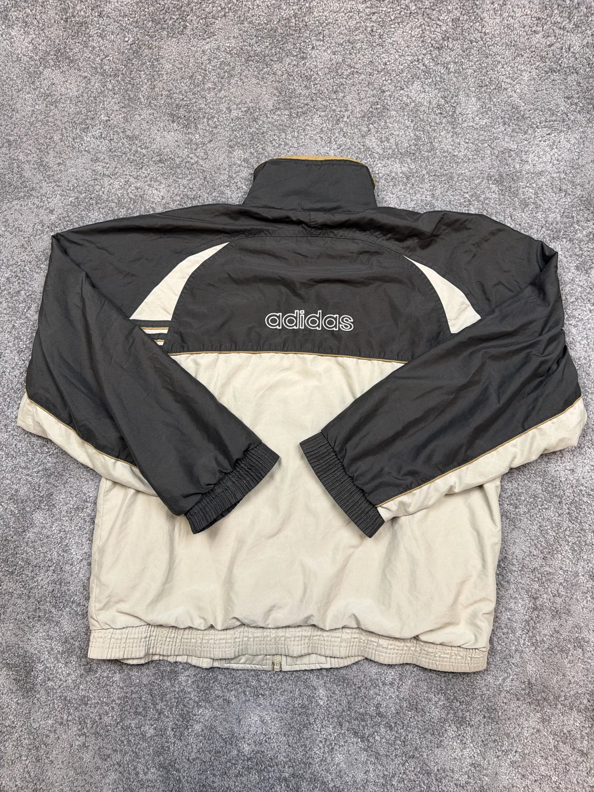Adidas Giacca a Vento con Zip e Tasche, Colore Nero e Beige, Come Nuovo – photo 2