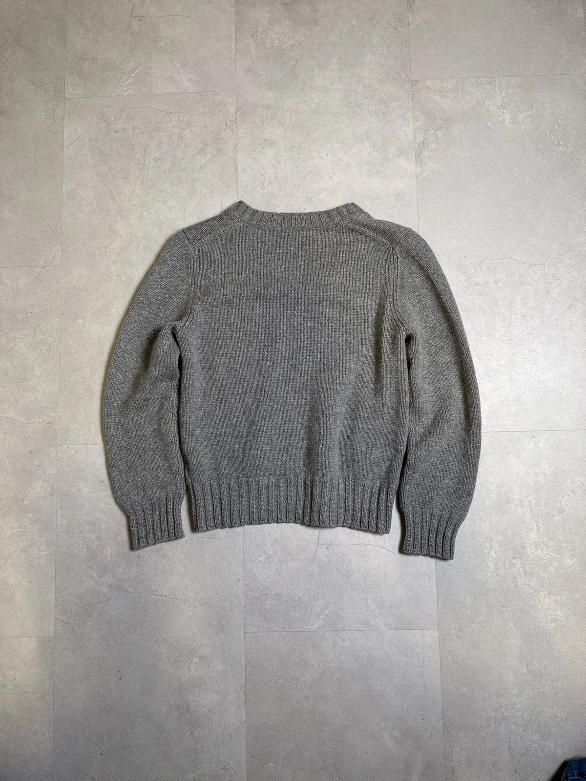 Burberry Maglione in Lana Grigia con Collo a V e Maniche Lunghe – photo 4