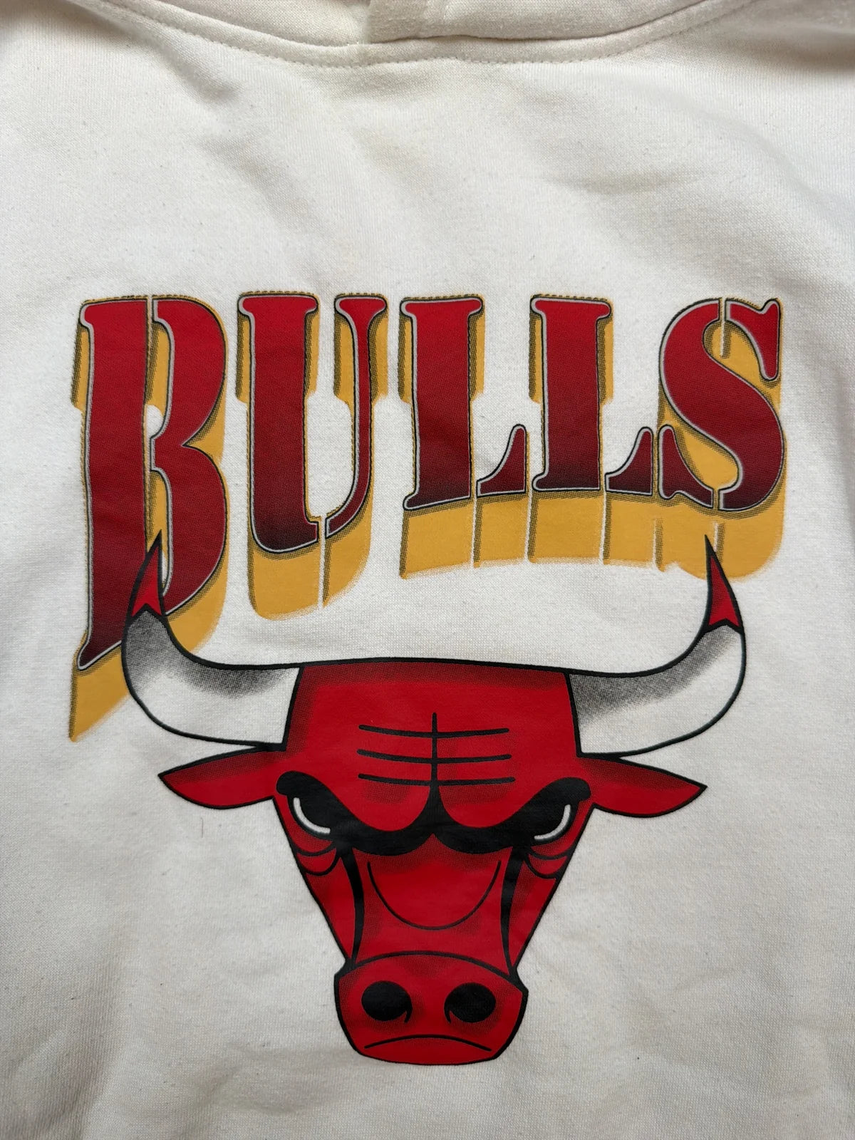 Felpa con cappuccio Chicago Bulls, Hoodie bianco con logo rosso e dettagli sportivi – photo 5