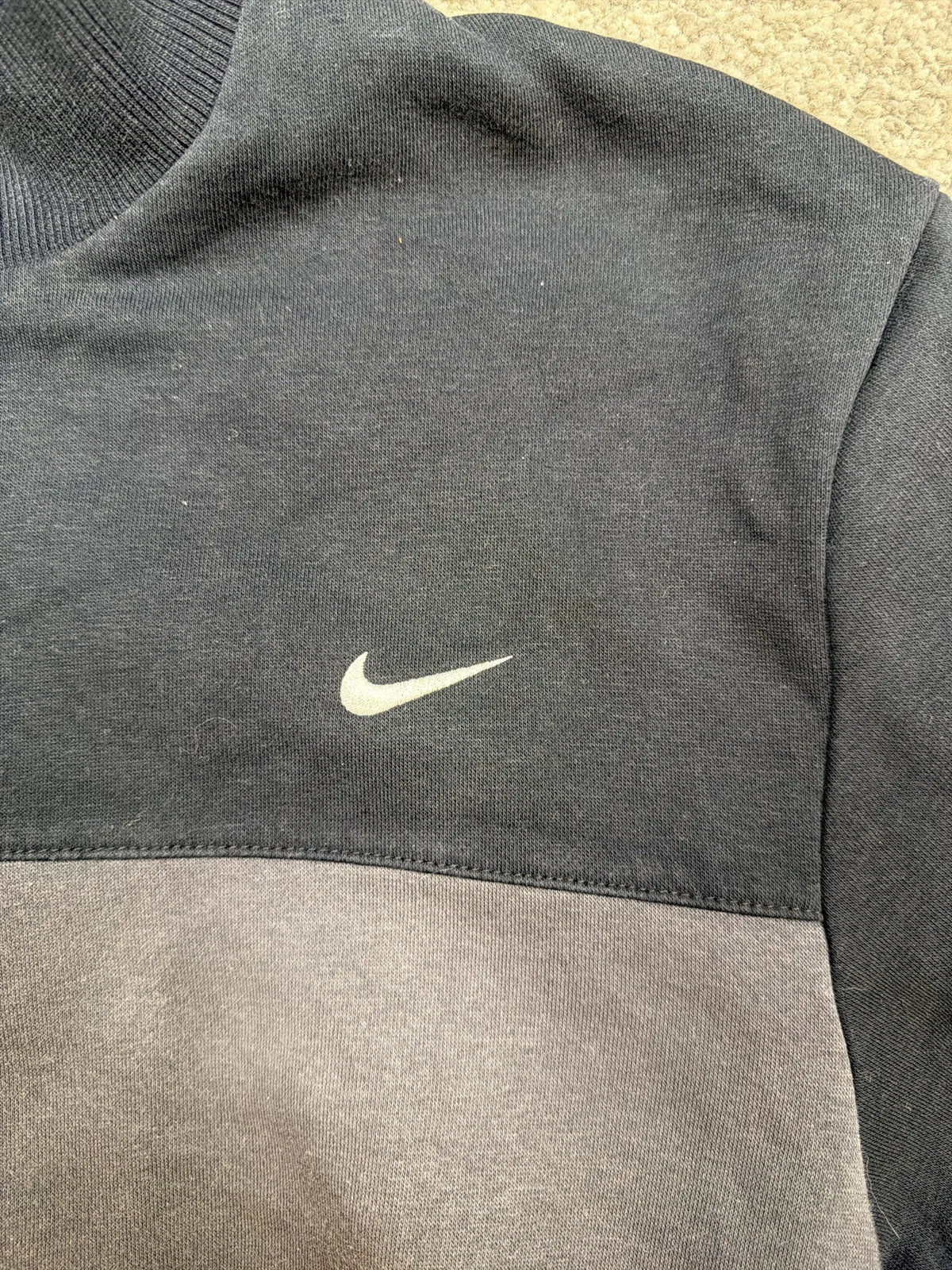 Nike Giacca a vento Zip Grigia con Collo Alto e Tasche – photo 3
