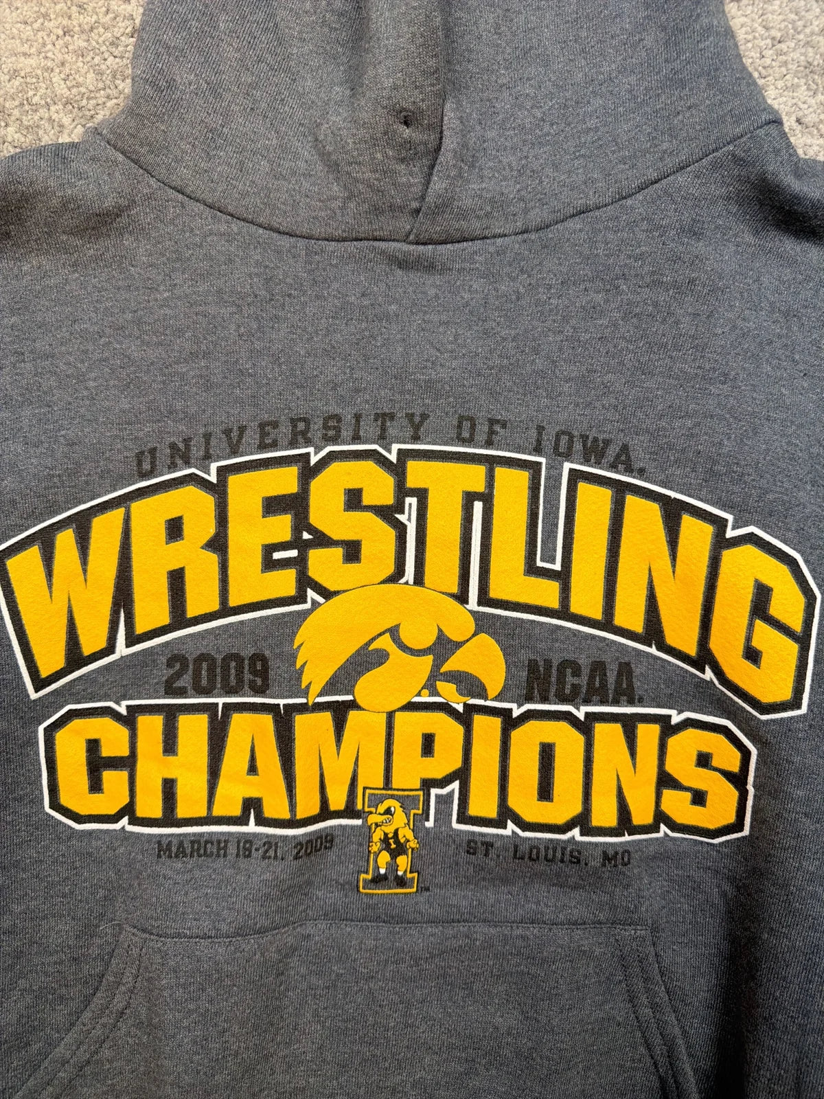 Russell Felpa con cappuccio Università dell'Iowa Wrestling Champions 2009 Grigia – photo 3