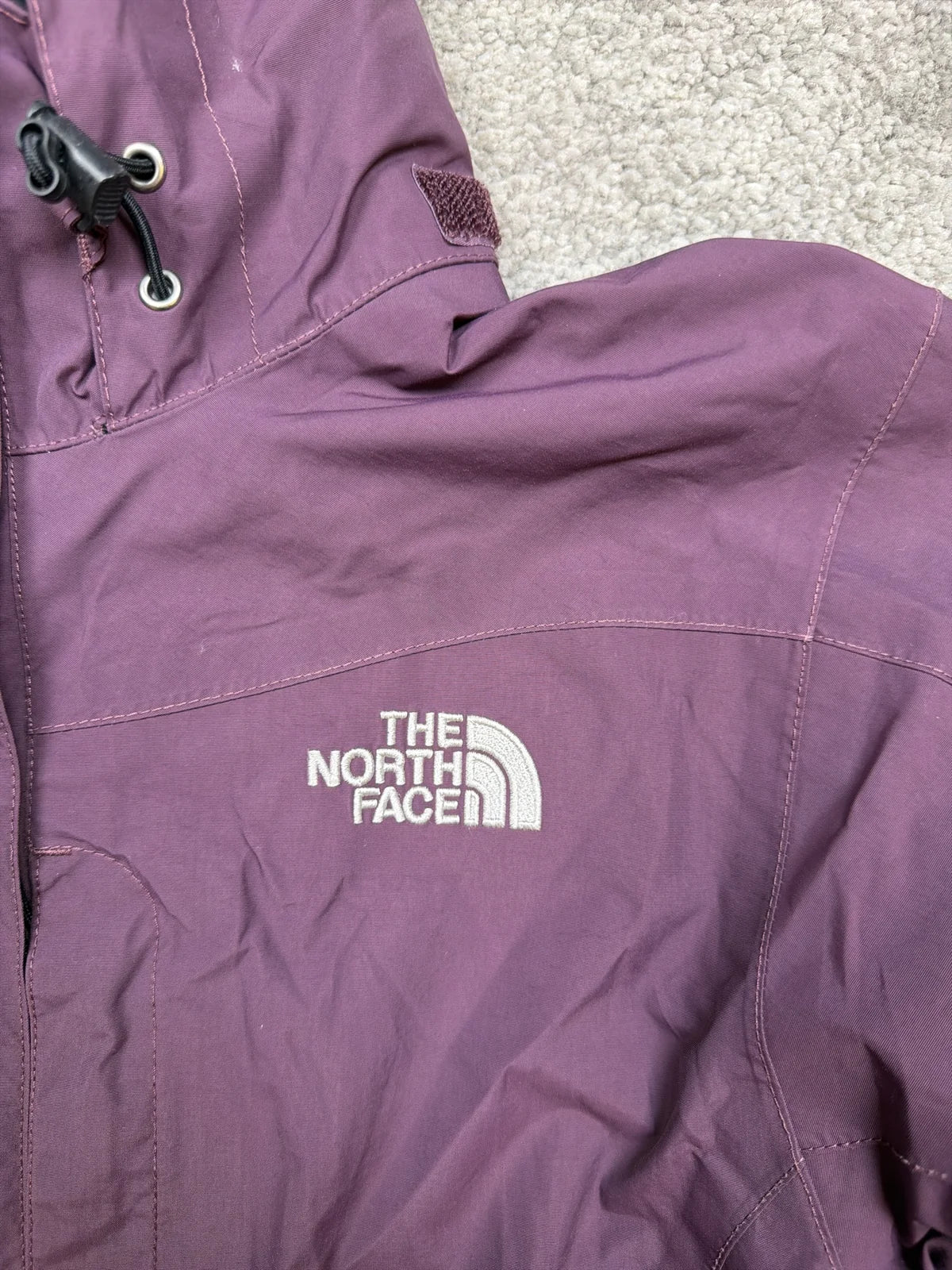 The North Face Giacca a vento con cappuccio viola, impermeabile, tasche – photo 4