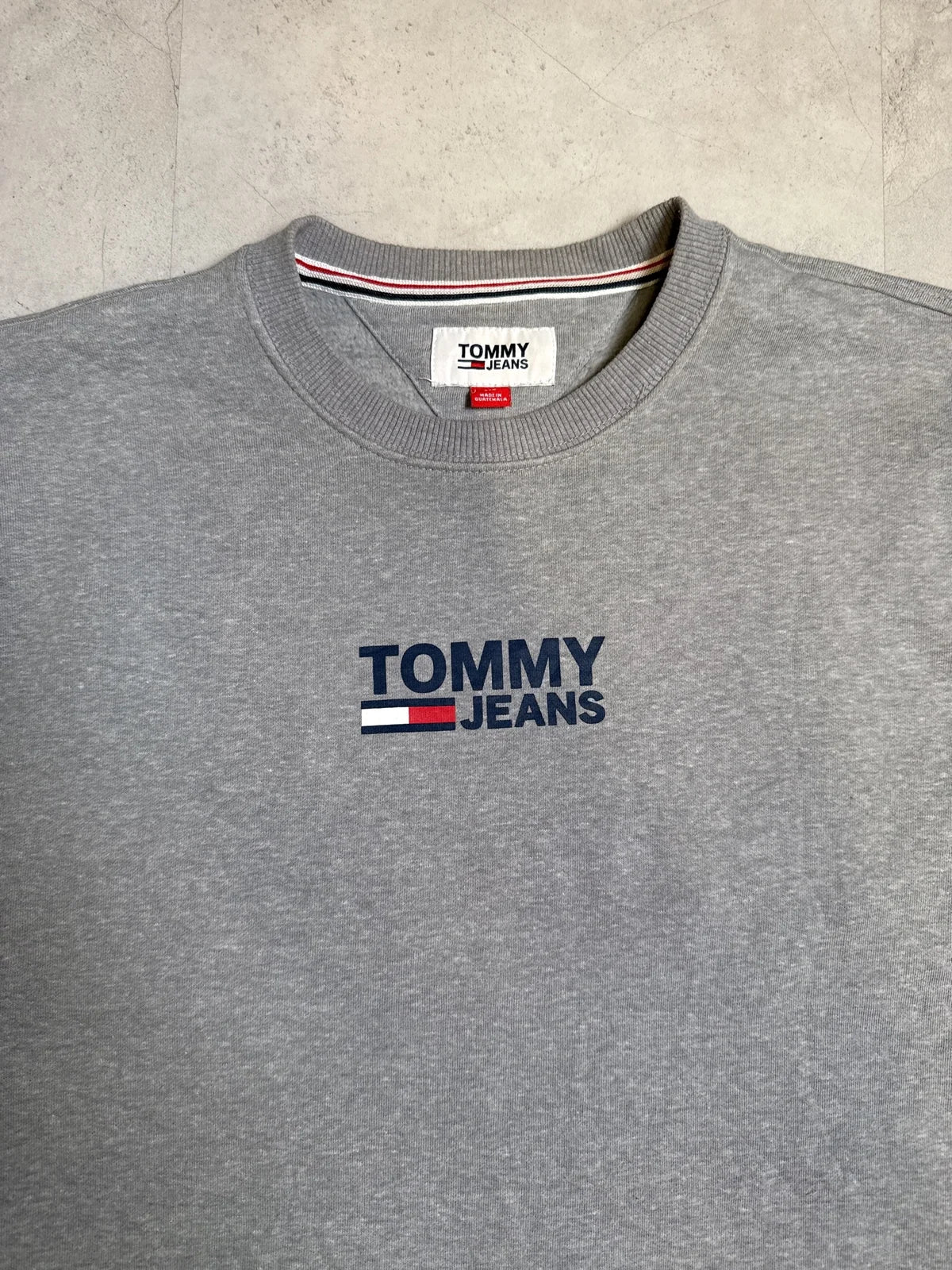 Tommy Hilfiger Felpa Grigia con Logo, Maniche Lunghe, Design Fashion – photo 2
