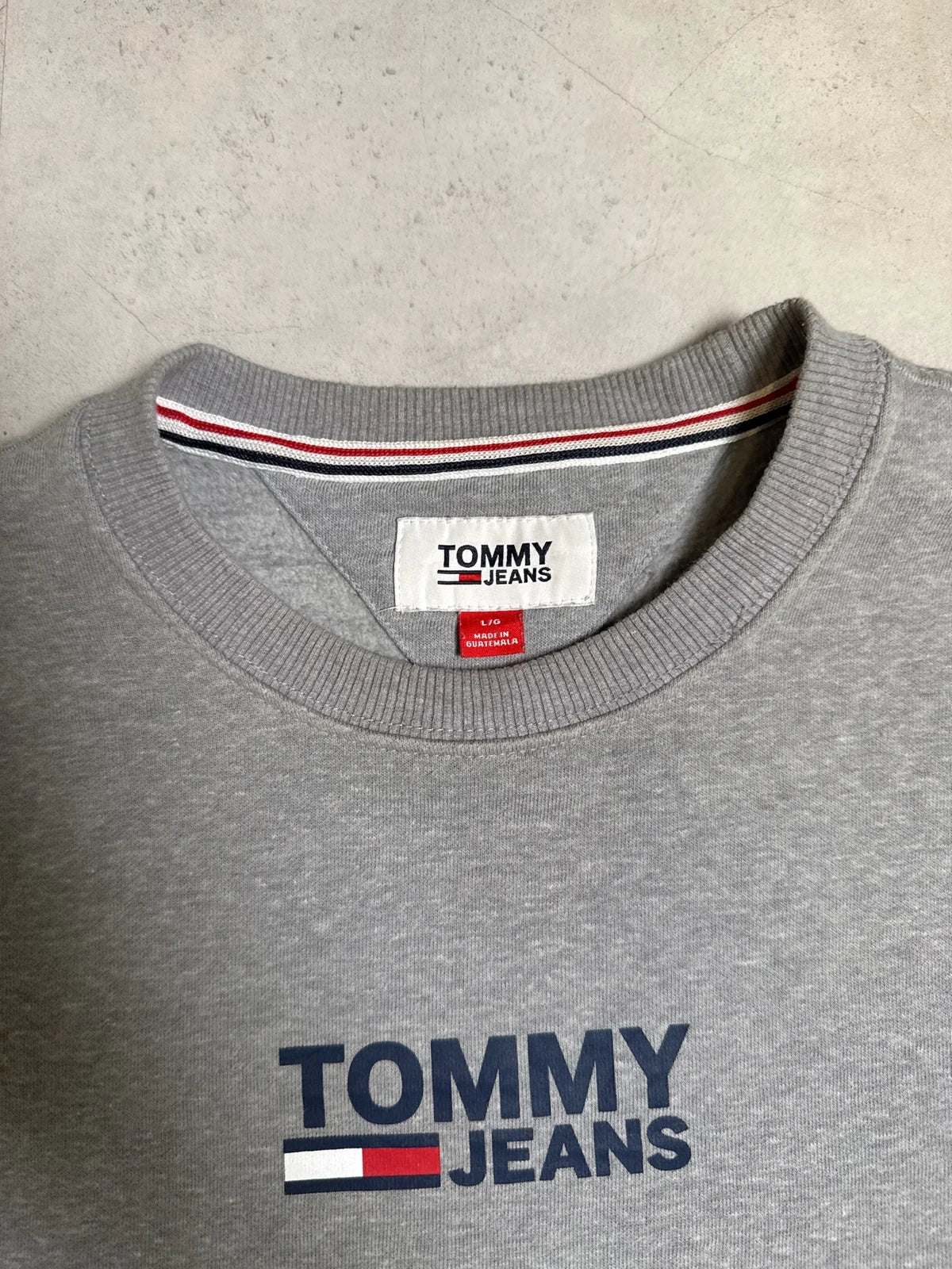 Tommy Hilfiger Felpa Grigia con Logo, Maniche Lunghe, Design Fashion – photo 3
