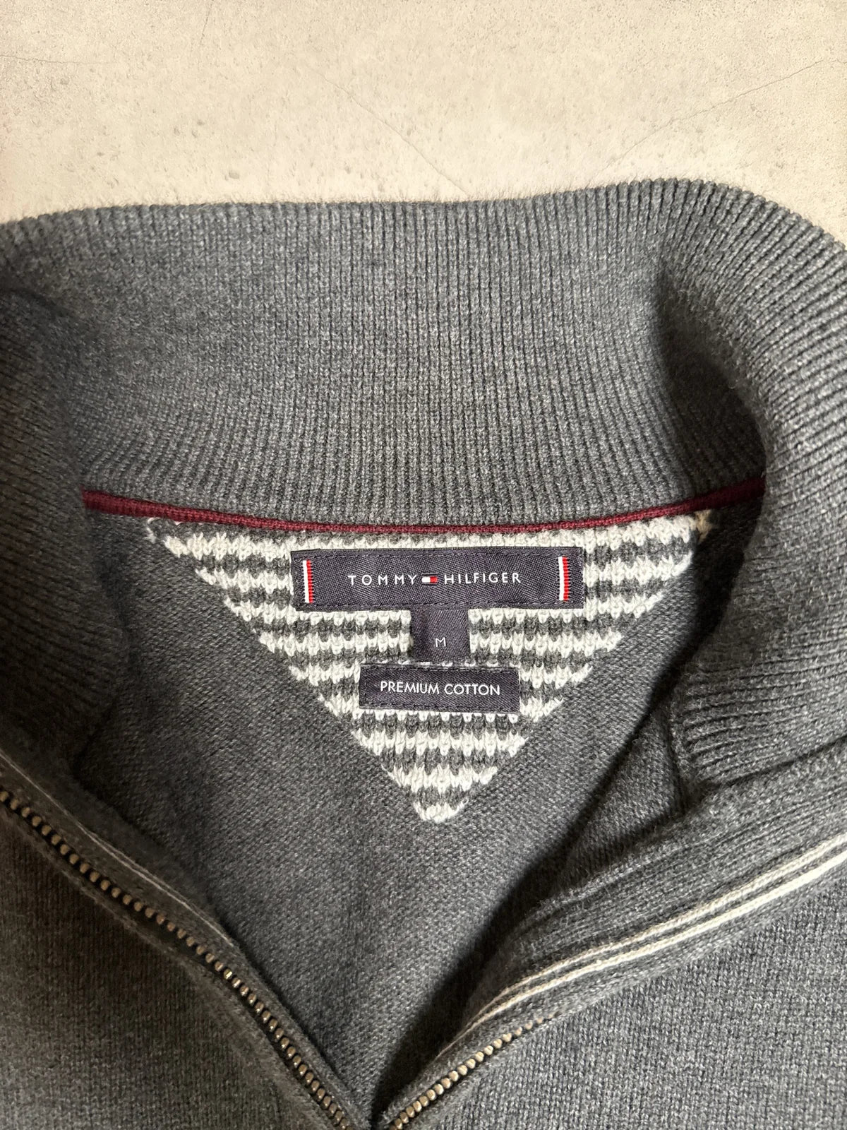 Tommy Hilfiger Maglione con zip in cotone premium grigio – photo 4