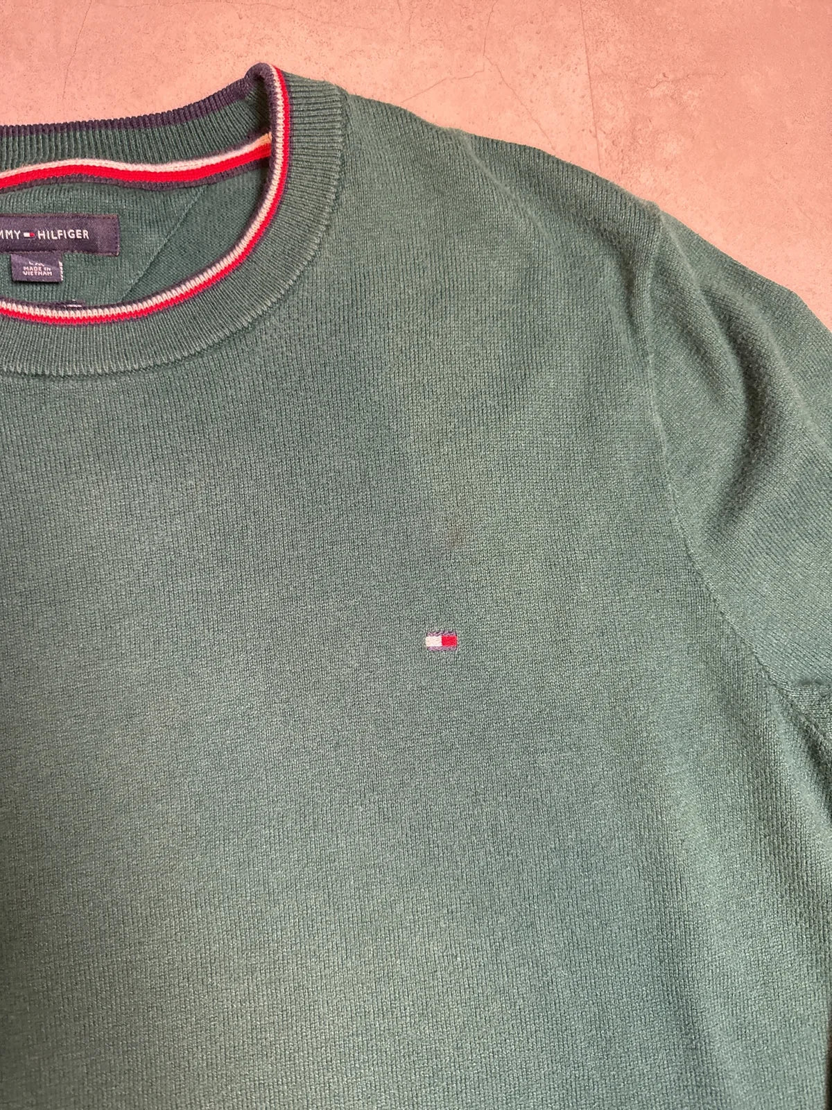 Tommy Hilfiger Maglione in Cashmere Verde con Collo Rotondo e Maniche Lunghe – photo 2