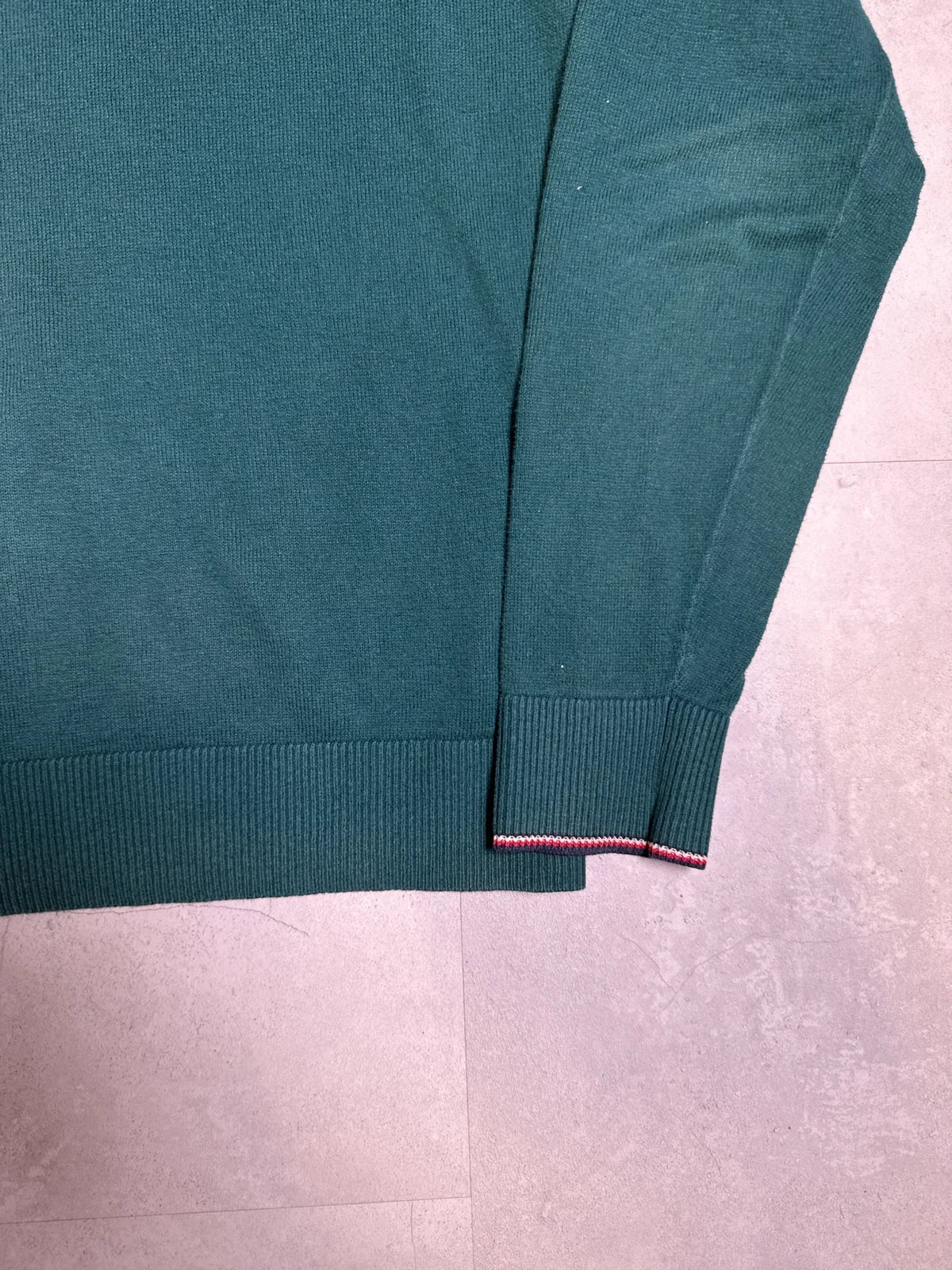 Tommy Hilfiger Maglione in Cashmere Verde con Collo Rotondo e Maniche Lunghe – photo 3