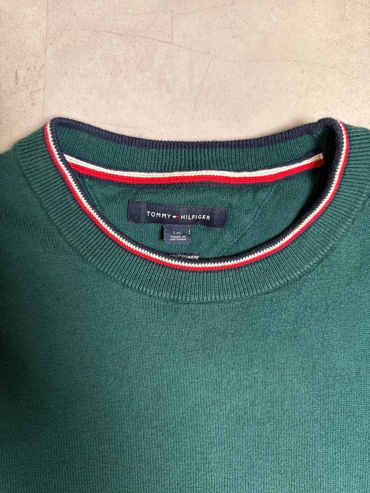 Tommy Hilfiger Maglione in Cashmere Verde con Collo Rotondo e Maniche Lunghe – photo 4